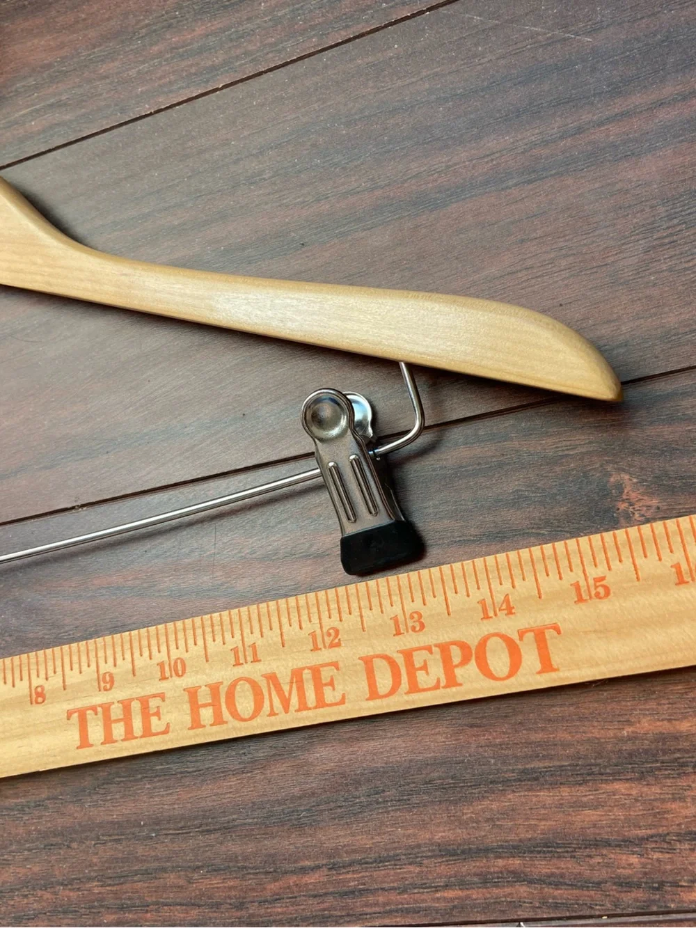 WOOD HANGER WITH CLIPS